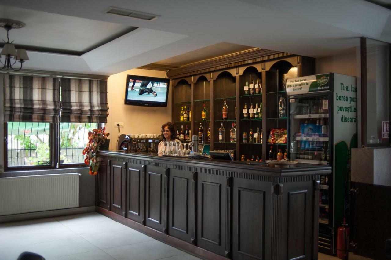 Pension Florica Pitesti Ngoại thất bức ảnh